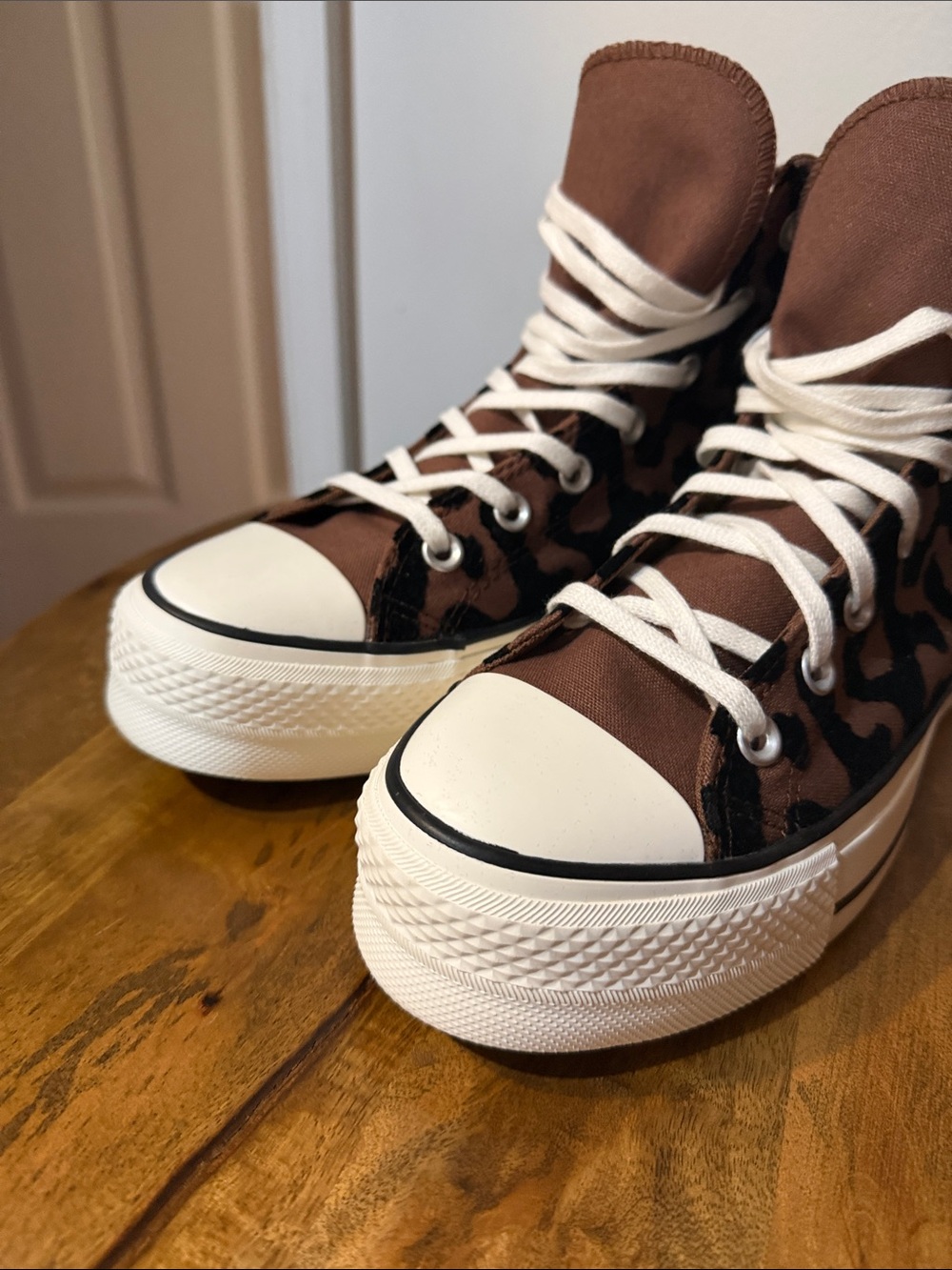 Women's Chuck Taylor All Star Lift Platform Sneakers in Leopard - Picture 3 of 6